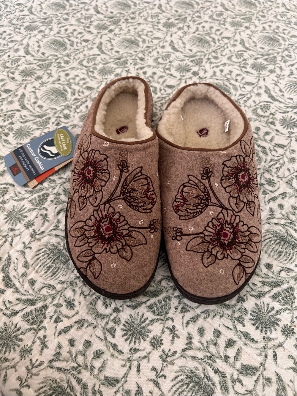 Acorn Brown Floral Hoodback Embroidered Plush-Lined Slip-On Slippers Sz 6.5/7.5